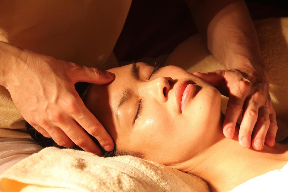 Massage ayurveda reiki reflexologie